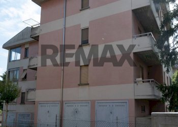 Edificio all\'aperto - Four-room apartment via cugini
 
1, Collecchio - photo 29