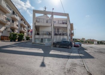 Edificio all\'aperto - Independent house via francesco brancato
 
1, Santa Croce Camerina - photo 1