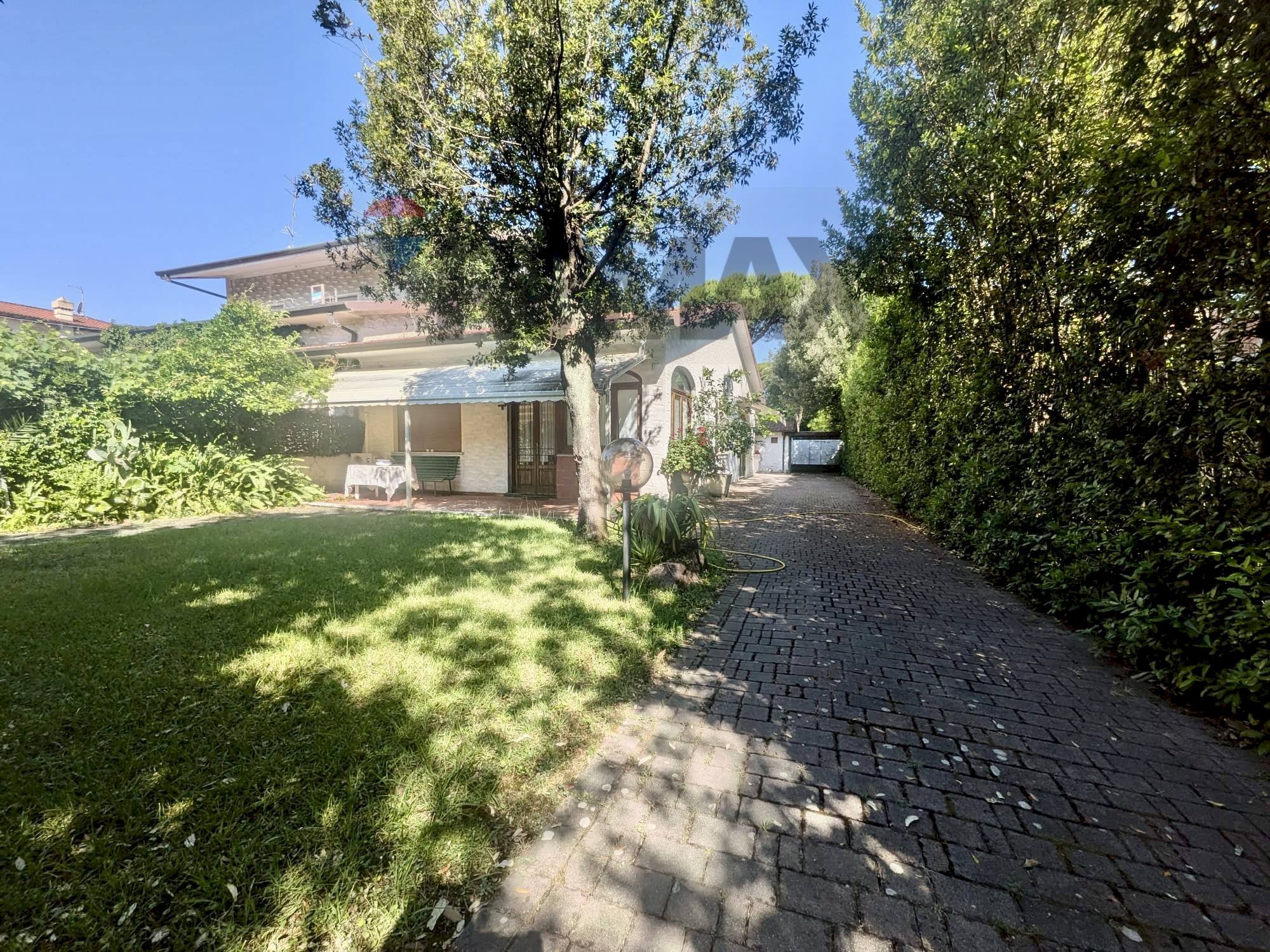 Giardino - Casa semi indipendente via padre i. da carrara
 
27, Forte dei Marmi - foto 1