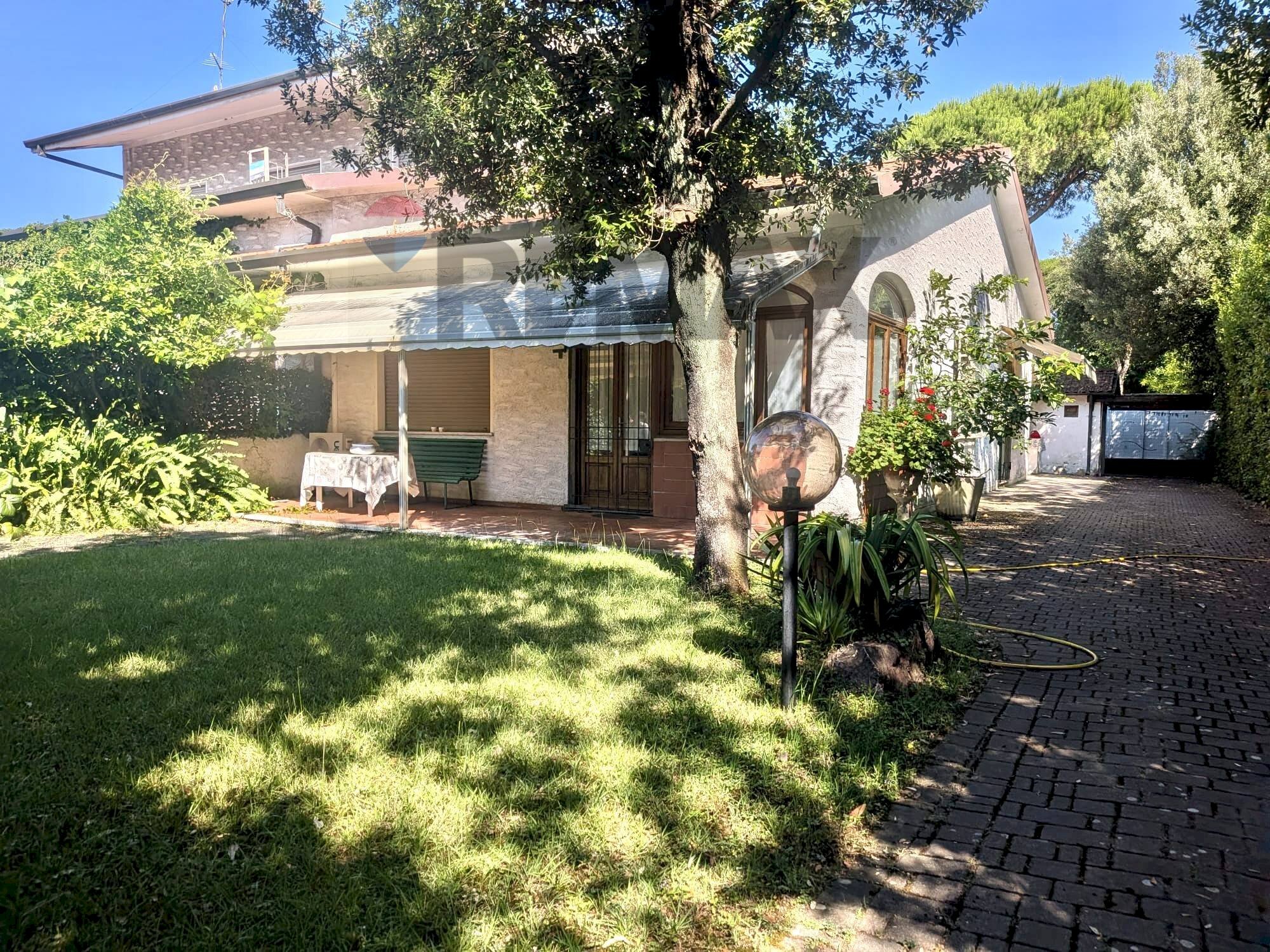 Casa all\'aperto - Casa semi indipendente via padre i. da carrara
27, Forte dei Marmi - foto 2