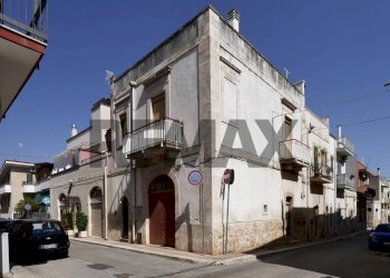 Edificio all\'aperto - Casa indipendente Via Giuseppe Garibaldi
 
17/19, Turi - foto 1