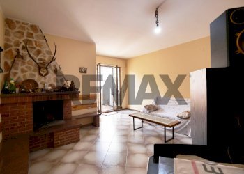 Soggiorno - Casa indipendente Via Giuseppe Garibaldi
 
17/19, Turi - foto 3