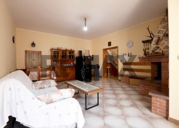 Soggiorno - Casa indipendente Via Giuseppe Garibaldi
 
17/19, Turi - foto 5
