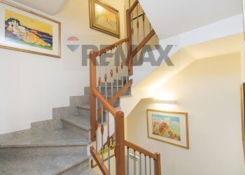 Scale - Semi-detached house Via Giuseppe Toppeta
 
29/1, Pescara - photo 14