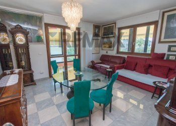 Sala da pranzo - Semi-detached house Via Giuseppe Toppeta
 
29/1, Pescara - photo 20