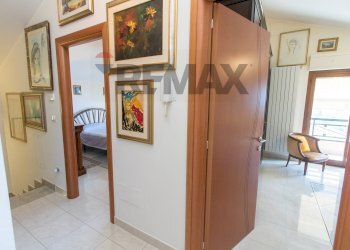 Hall / corridoio - Semi-detached house Via Giuseppe Toppeta
 
29/1, Pescara - photo 38