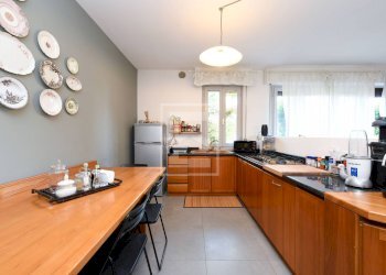 Foto 8 - Four-room apartment VIA SAN MARTINO DELLA BATTAGLIA, Sirmione - photo 8