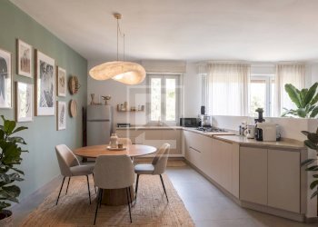 Foto 9 - Four-room apartment VIA SAN MARTINO DELLA BATTAGLIA, Sirmione - photo 9