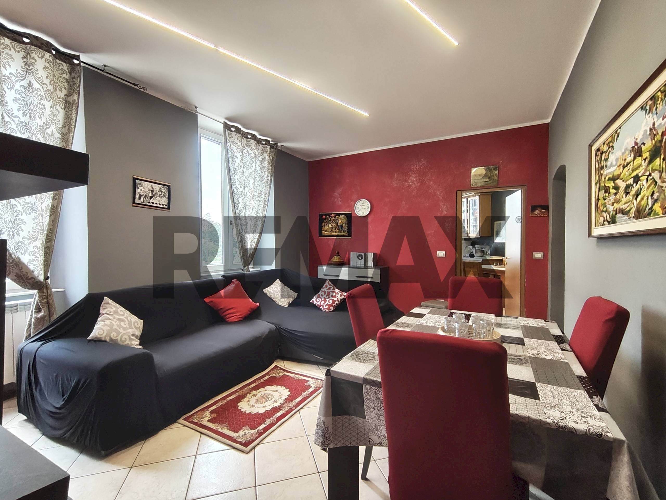 Sala da pranzo - Appartamento Via Fratelli Calvi
 
24, Villa d'Almè - foto 1