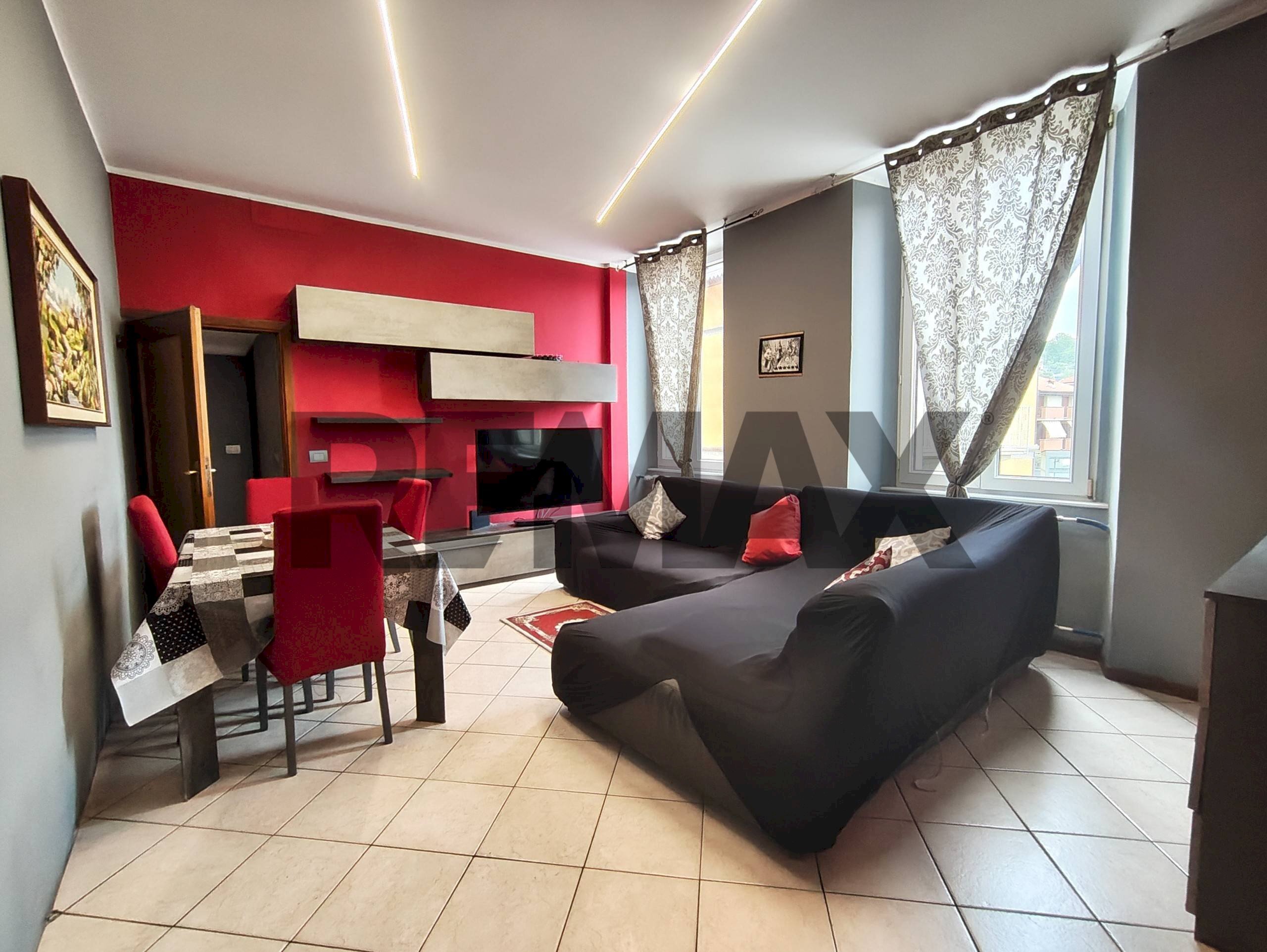 Sala da pranzo - Appartamento Via Fratelli Calvi
 
24, Villa d'Almè - foto 1