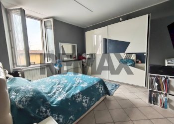 Camera / camera da letto - Apartment Via Fratelli Calvi
24, Villa d'Almè - photo 10