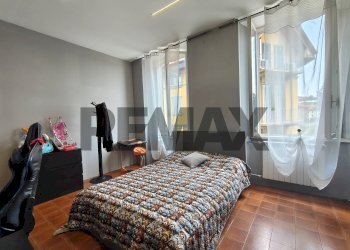Camera / camera da letto - Apartment Via Fratelli Calvi
24, Villa d'Almè - photo 19