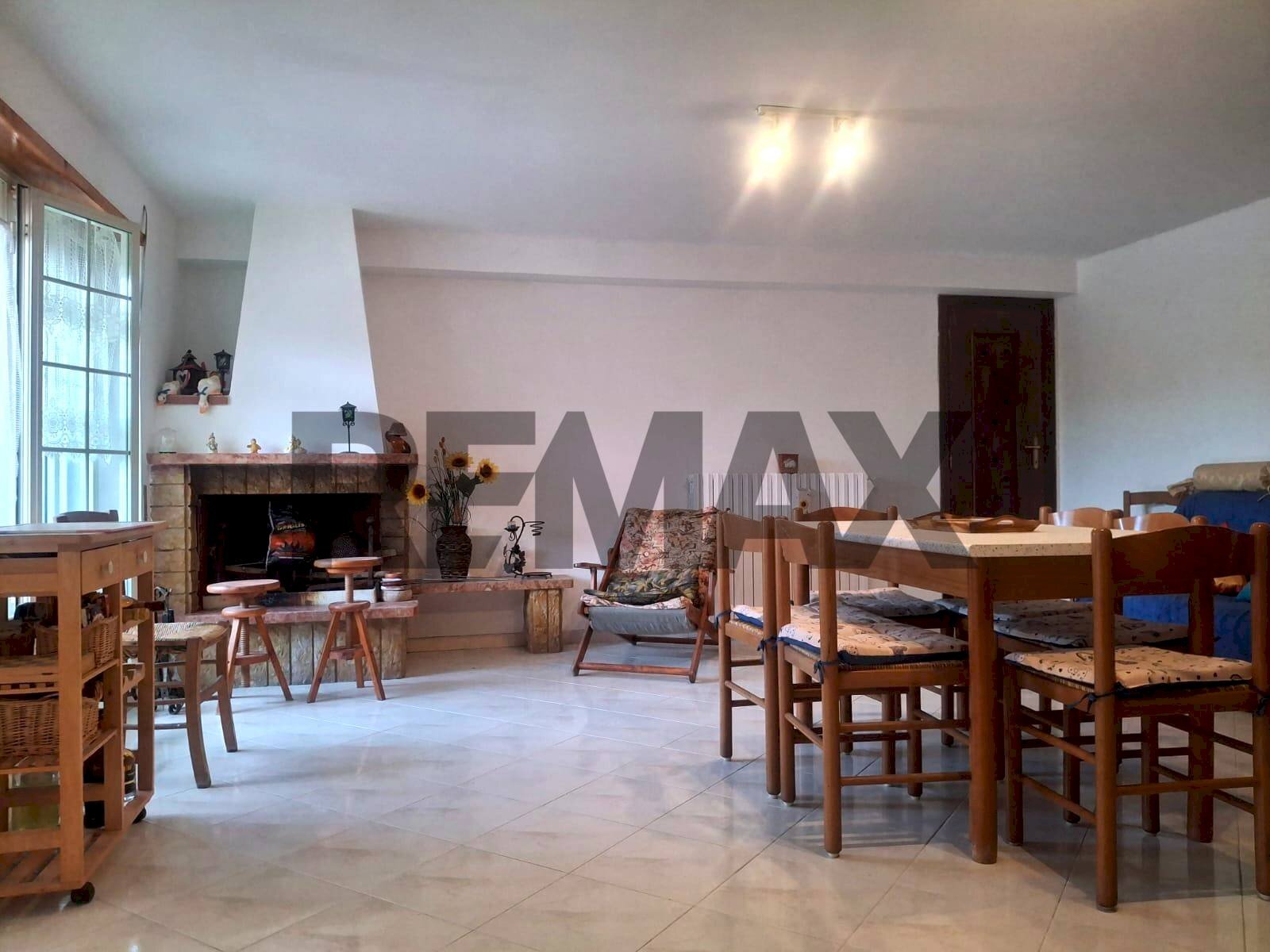 Sala da pranzo - Apartment via Cocorbito
 
9, Sora - floor plans 1