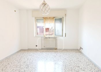 Camera 1 - Quadrilocale Via Terracina
354, Napoli - foto 12