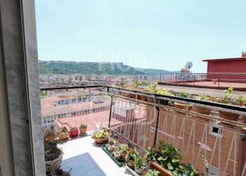 Balcone camera 2 - Quadrilocale Via Terracina
354, Napoli - foto 17