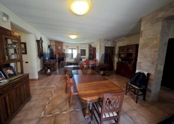 Sala da pranzo - Independent house contrada padula
 
47, San Pietro in Guarano - photo 4