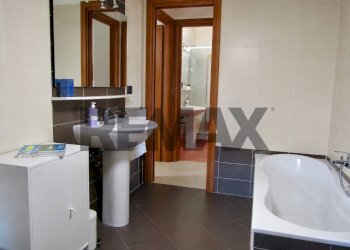 Bagno - Three-room apartment Reggio Calabria
 
41, Cosenza - photo 8