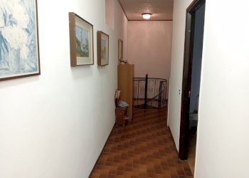 Hall / corridoio - Independent house via Torre, Pombia - photo 29