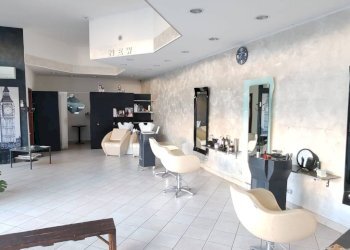 Ricezione / Lobby - Commercial Premises Via Passo Resia, Gallarate - photo 3