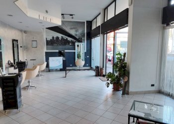 Terrazza - Commercial Premises Via Passo Resia, Gallarate - photo 6