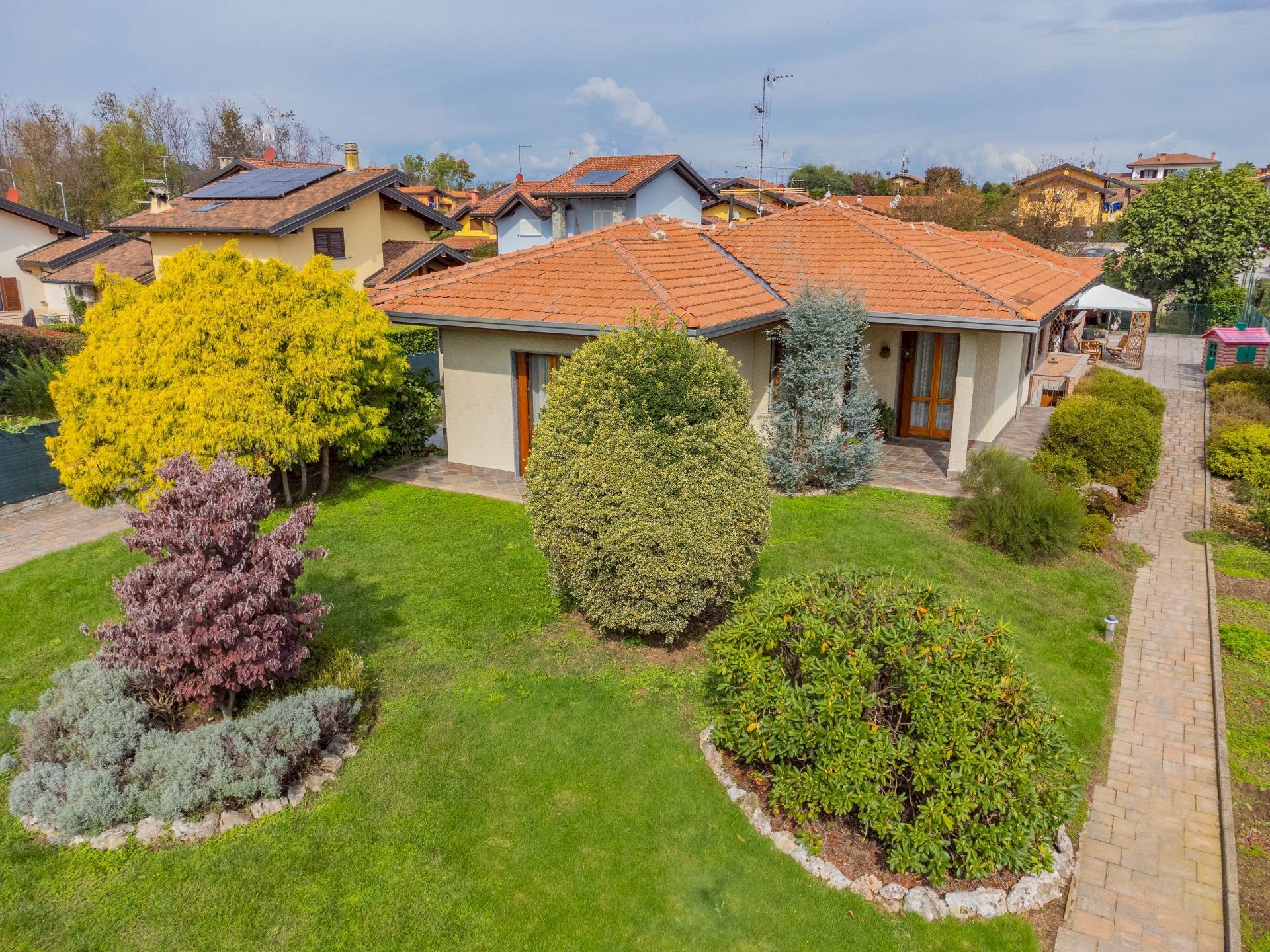 Giardino - Semi-detached house via monterosa
 
23, Pombia - photo 1