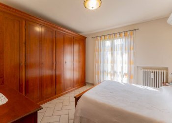 Camera / camera da letto - Semi-detached house via monterosa
 
23, Pombia - photo 15