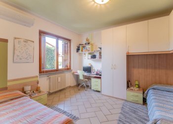 Camera / camera da letto - Semi-detached house via monterosa
 
23, Pombia - photo 18