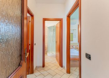 Hall / corridoio - Semi-detached house via monterosa
 
23, Pombia - photo 23