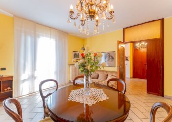Sala da pranzo - Semi-detached house via monterosa
 
23, Pombia - photo 28