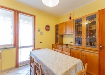Sala da pranzo - Semi-detached house via monterosa
 
23, Pombia - photo 34
