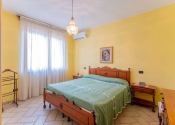 Camera / camera da letto - Semi-detached house via monterosa
 
23, Pombia - photo 35