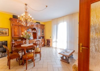 Sala da pranzo - Semi-detached house via monterosa
 
23, Pombia - photo 46