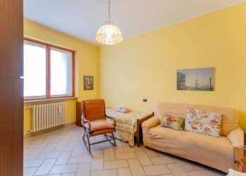 Soggiorno - Semi-detached house via monterosa
 
23, Pombia - photo 47
