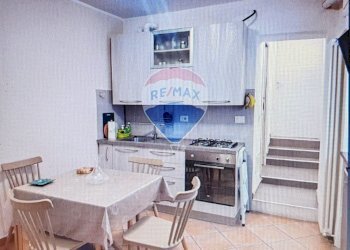 Cucina - Two-room apartment via Vergano, Borgomanero - photo 2