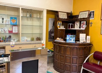 Soggiorno - Locale Commerciale via Roma
 
31, Vergiate - foto 5