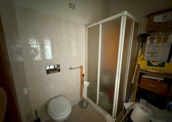 Bagno - Locale Commerciale via Roma
 
31, Vergiate - foto 8