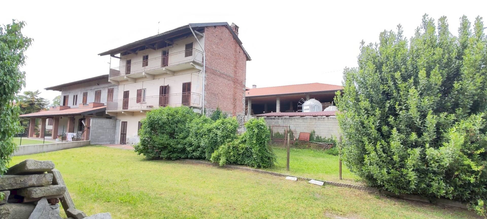 Casa all\'aperto - Semi-detached house Via Mazzini, Fontaneto d'Agogna - photo 1