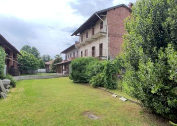 Giardino - Semi-detached house Via Mazzini, Fontaneto d'Agogna - photo 3