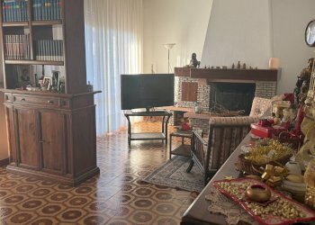 Soggiorno - Villa via Manzoni
 
19, Brebbia - photo 1