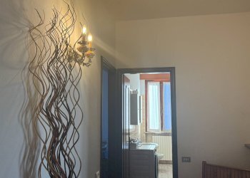 Hall / corridoio - Villa via Manzoni
 
19, Brebbia - photo 21