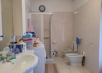 Bagno - Villa Via Giuseppe Garibaldi
 
11, Gargallo - photo 18