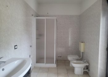 Bagno - Villa Via Giuseppe Garibaldi
 
11, Gargallo - photo 19