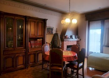 Sala da pranzo - Villa Via Giuseppe Garibaldi
 
11, Gargallo - photo 24