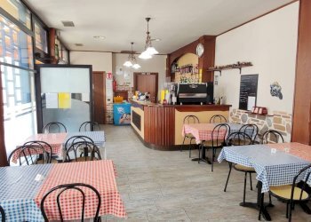 Cucina - Attività Commerciale Via Magenta, Busto Arsizio - foto 1