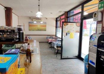 Cucina - Attività Commerciale Via Magenta, Busto Arsizio - foto 2
