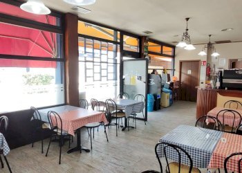 Sala da pranzo - Attività Commerciale Via Magenta, Busto Arsizio - foto 3