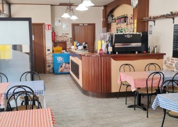 Cucina - Attività Commerciale Via Magenta, Busto Arsizio - foto 6