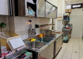 Cucina - Attività Commerciale Via Magenta, Busto Arsizio - foto 13