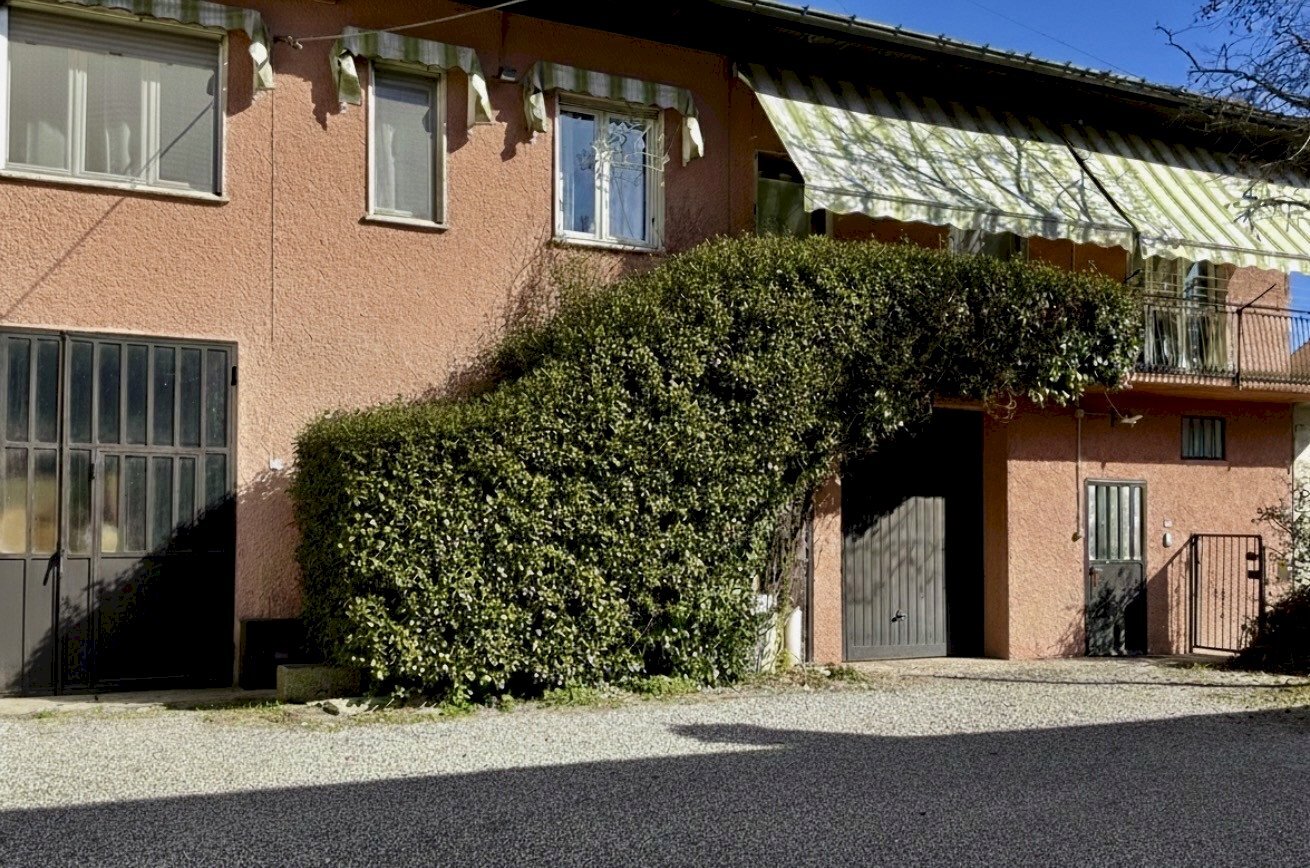 Casa all\'aperto - Semi-detached house VIA MATTEOTTI, Vergiate - photo 1