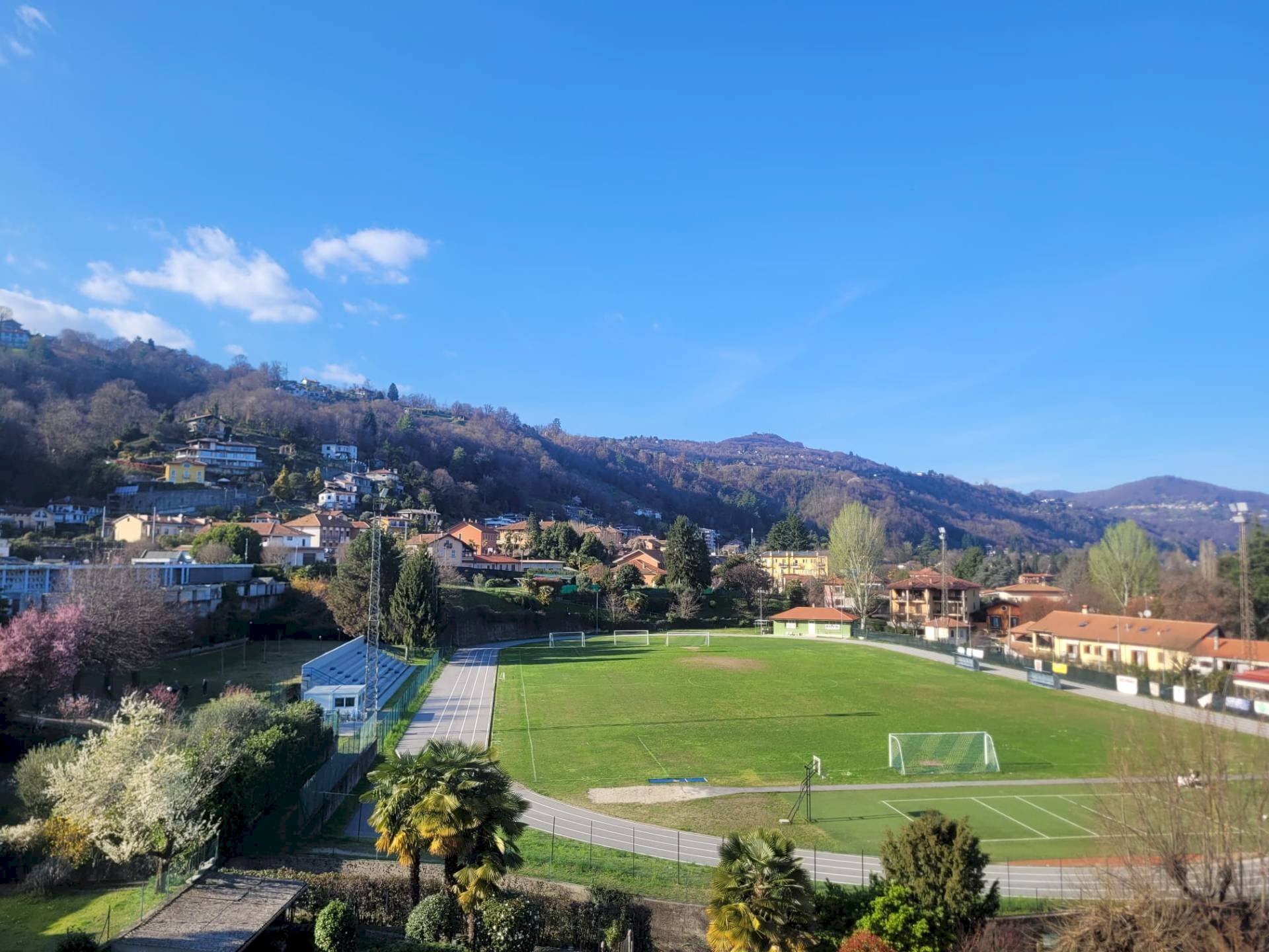 Vista delle montagne - Three-room apartment Via Fabbriche, Meina - photo 1